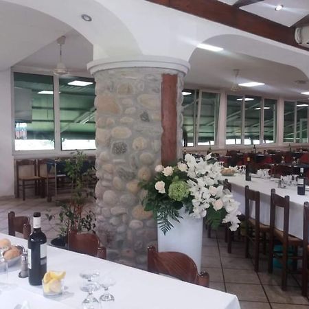Mambly B&B Ristorante Pizzeria Galliate Экстерьер фото