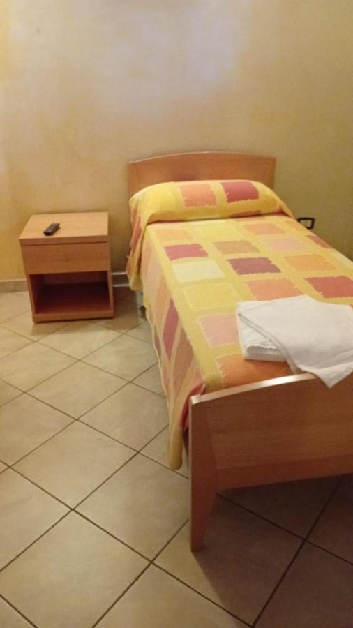Mambly B&B Ristorante Pizzeria Galliate Экстерьер фото