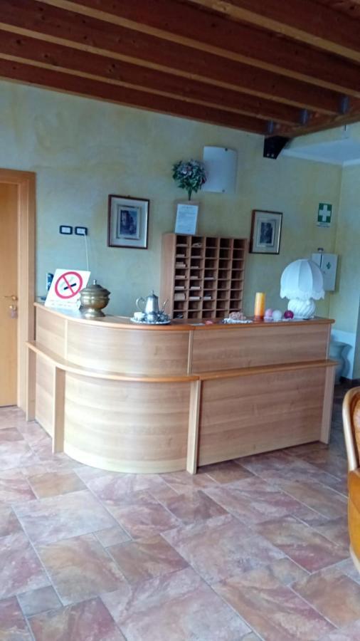 Mambly B&B Ristorante Pizzeria Galliate Экстерьер фото