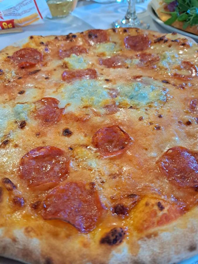 Mambly B&B Ristorante Pizzeria Galliate Экстерьер фото