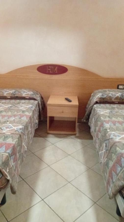 Mambly B&B Ristorante Pizzeria Galliate Экстерьер фото